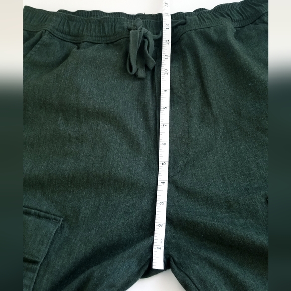 Levi's Dark Green Cargo Joggers - Picture 14 of 16
